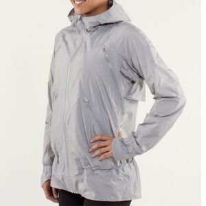 Lululemon Run: Make It Rain Jacket in Silver Slate